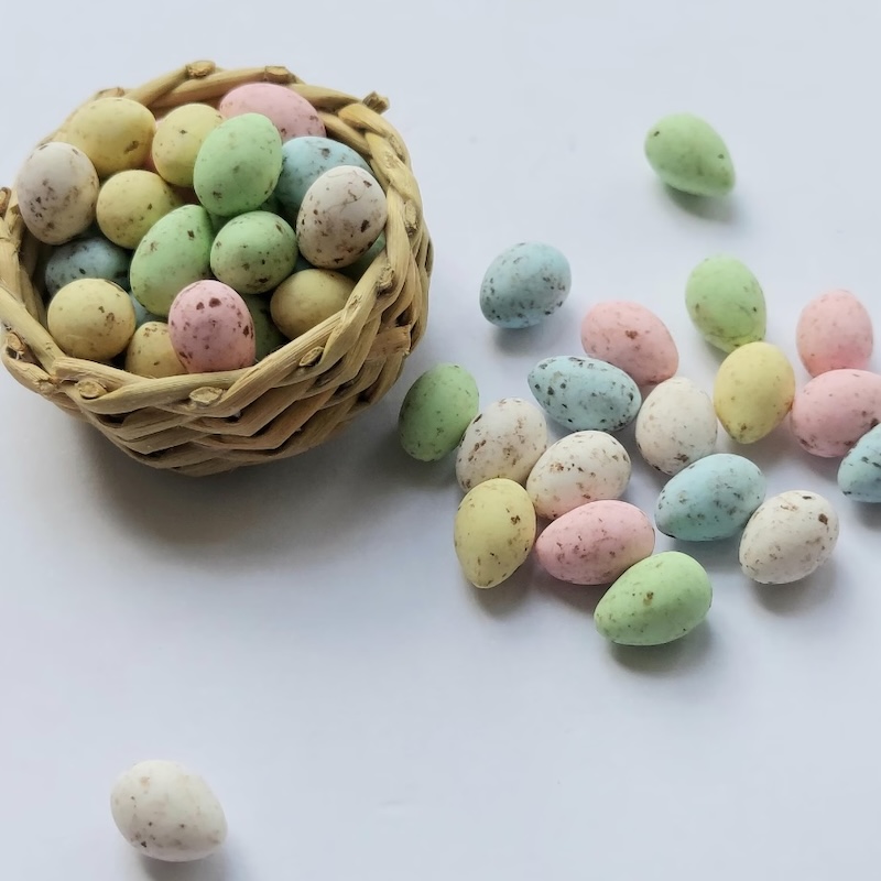 Blminiature 1:12 - 1" Scale Miniature Colored Easter Eggs
